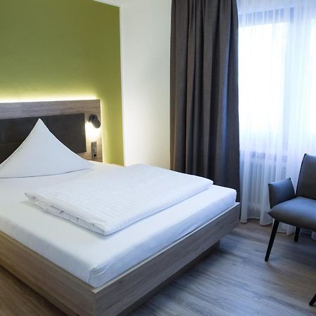 Gaestehaus Hotel Wilms โคโลญ ภายนอก รูปภาพ