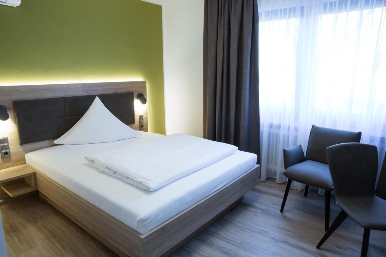 Gaestehaus Hotel Wilms โคโลญ ภายนอก รูปภาพ