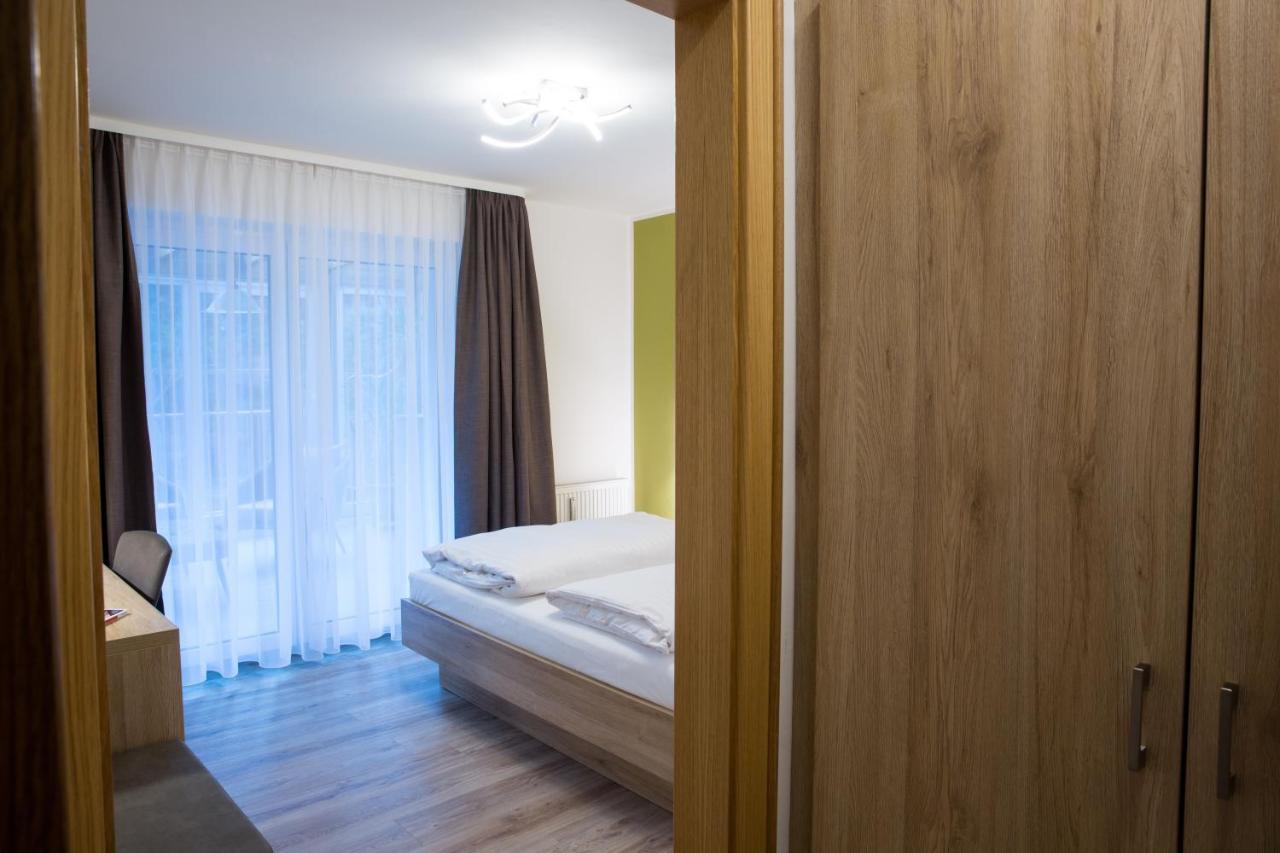 Gaestehaus Hotel Wilms โคโลญ ภายนอก รูปภาพ