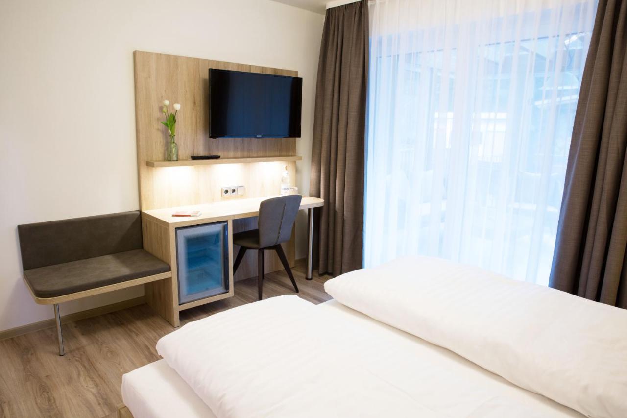Gaestehaus Hotel Wilms โคโลญ ภายนอก รูปภาพ